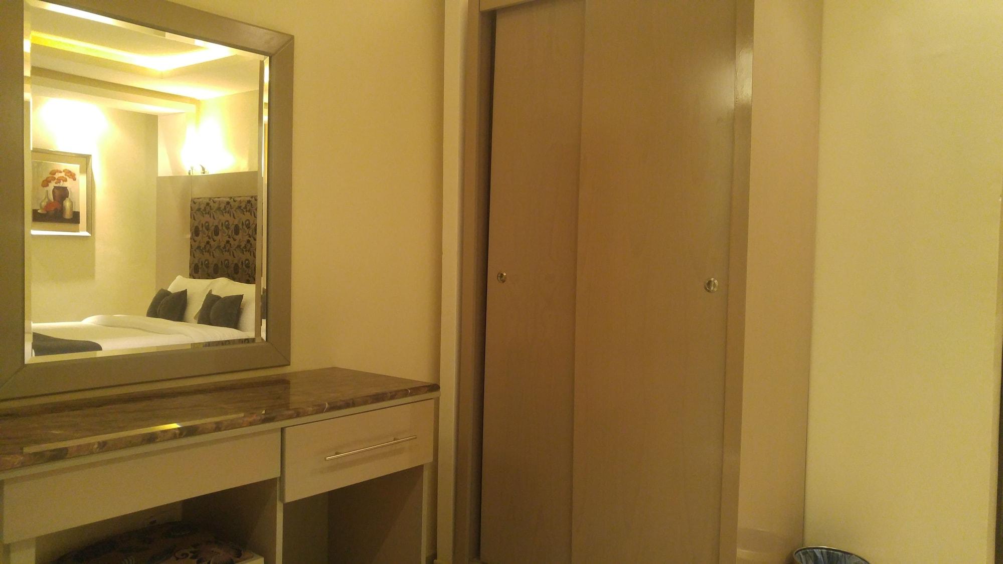 Al Muhaidb Al Takhasosi Suites Рияд Екстериор снимка