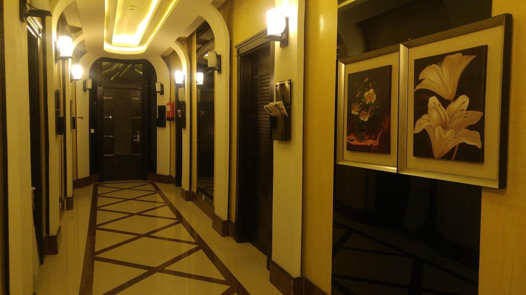 Al Muhaidb Al Takhasosi Suites Рияд Екстериор снимка