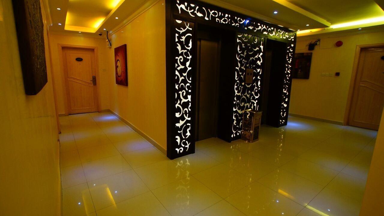 Al Muhaidb Al Takhasosi Suites Рияд Екстериор снимка