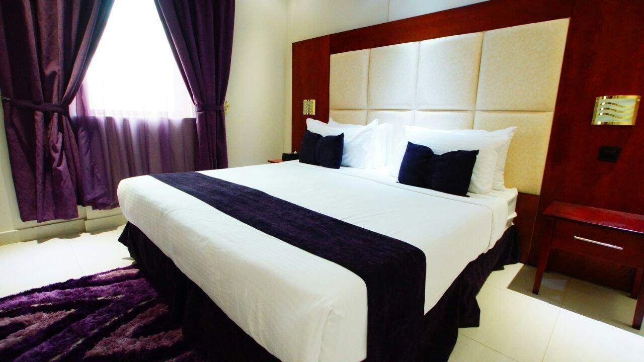 Al Muhaidb Al Takhasosi Suites Рияд Екстериор снимка