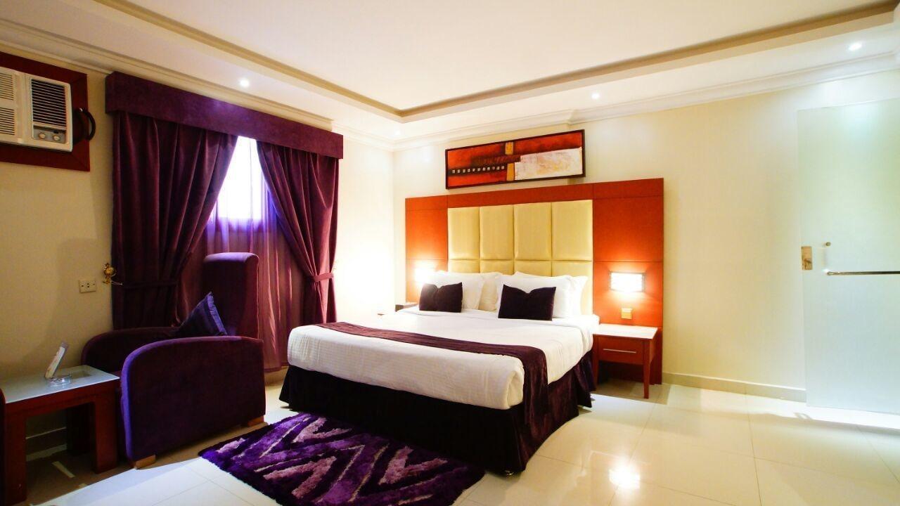 Al Muhaidb Al Takhasosi Suites Рияд Екстериор снимка