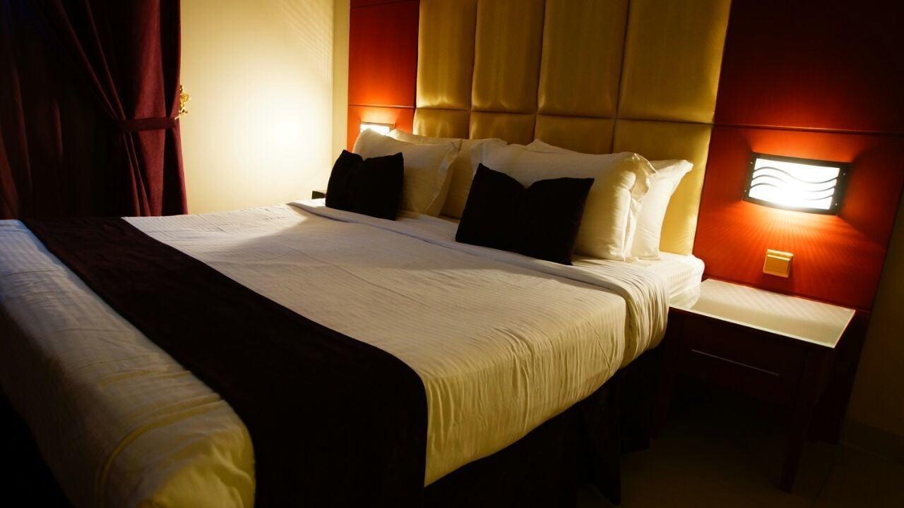 Al Muhaidb Al Takhasosi Suites Рияд Екстериор снимка
