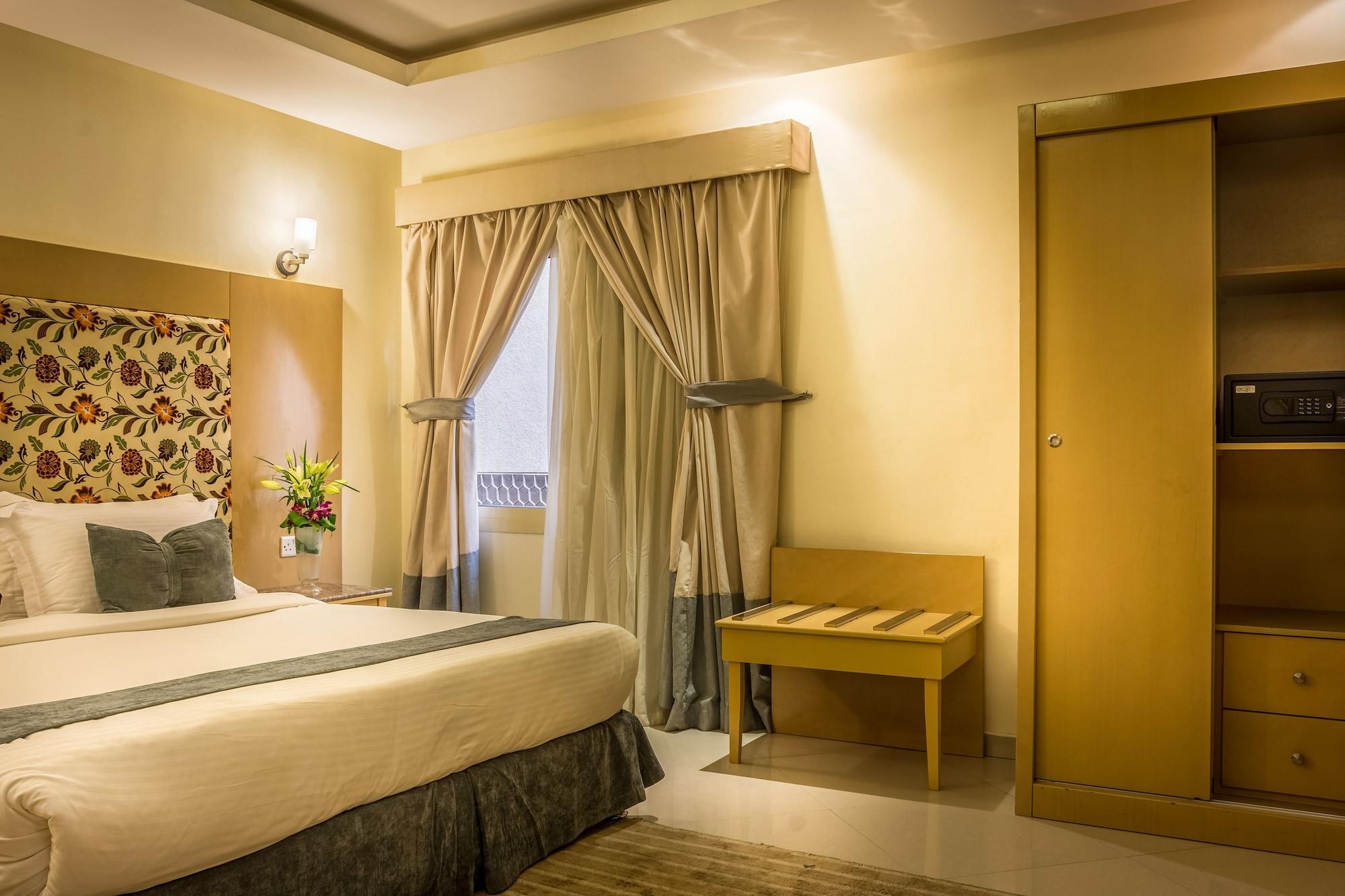 Al Muhaidb Al Takhasosi Suites Рияд Екстериор снимка