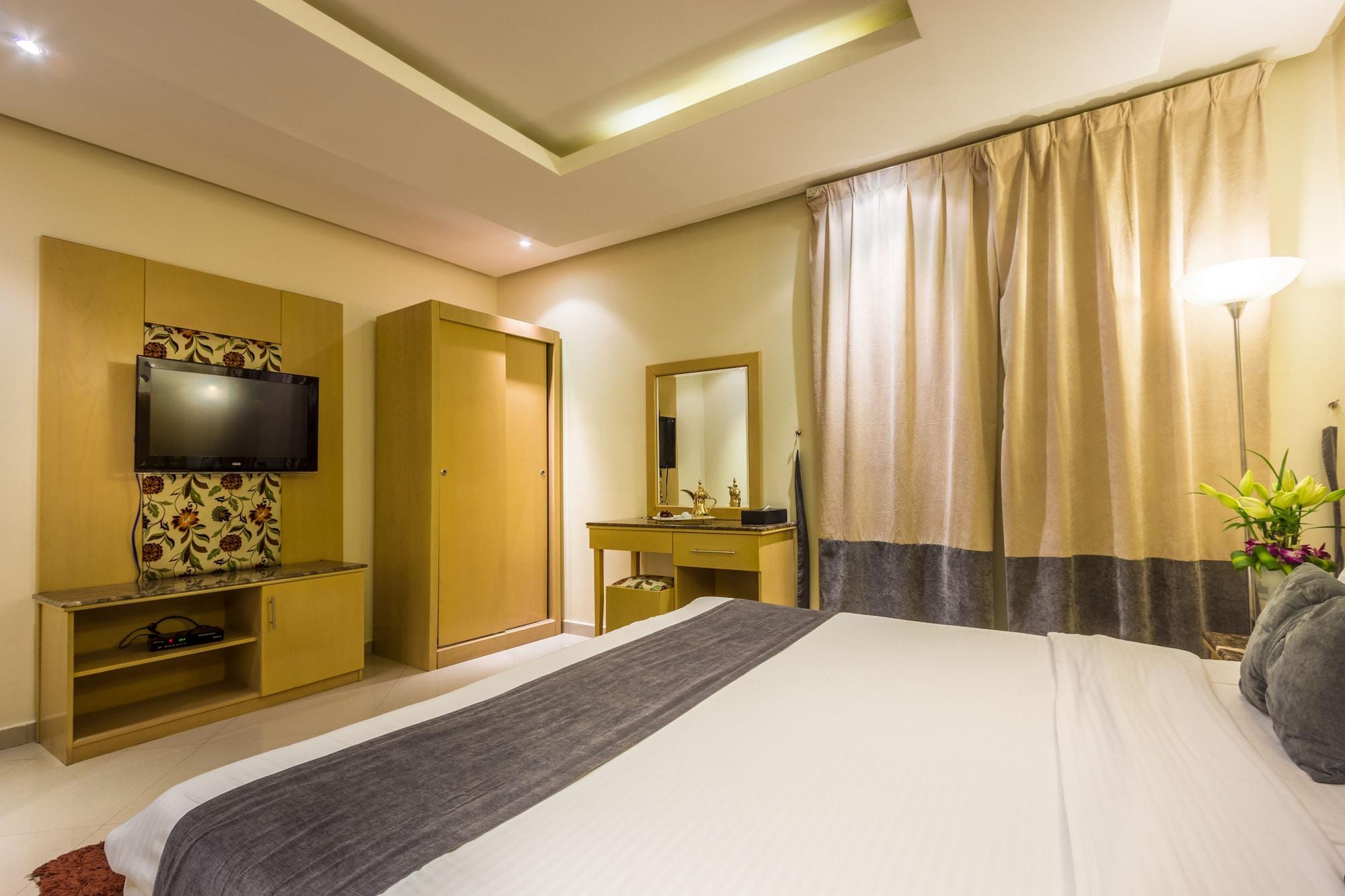 Al Muhaidb Al Takhasosi Suites Рияд Екстериор снимка