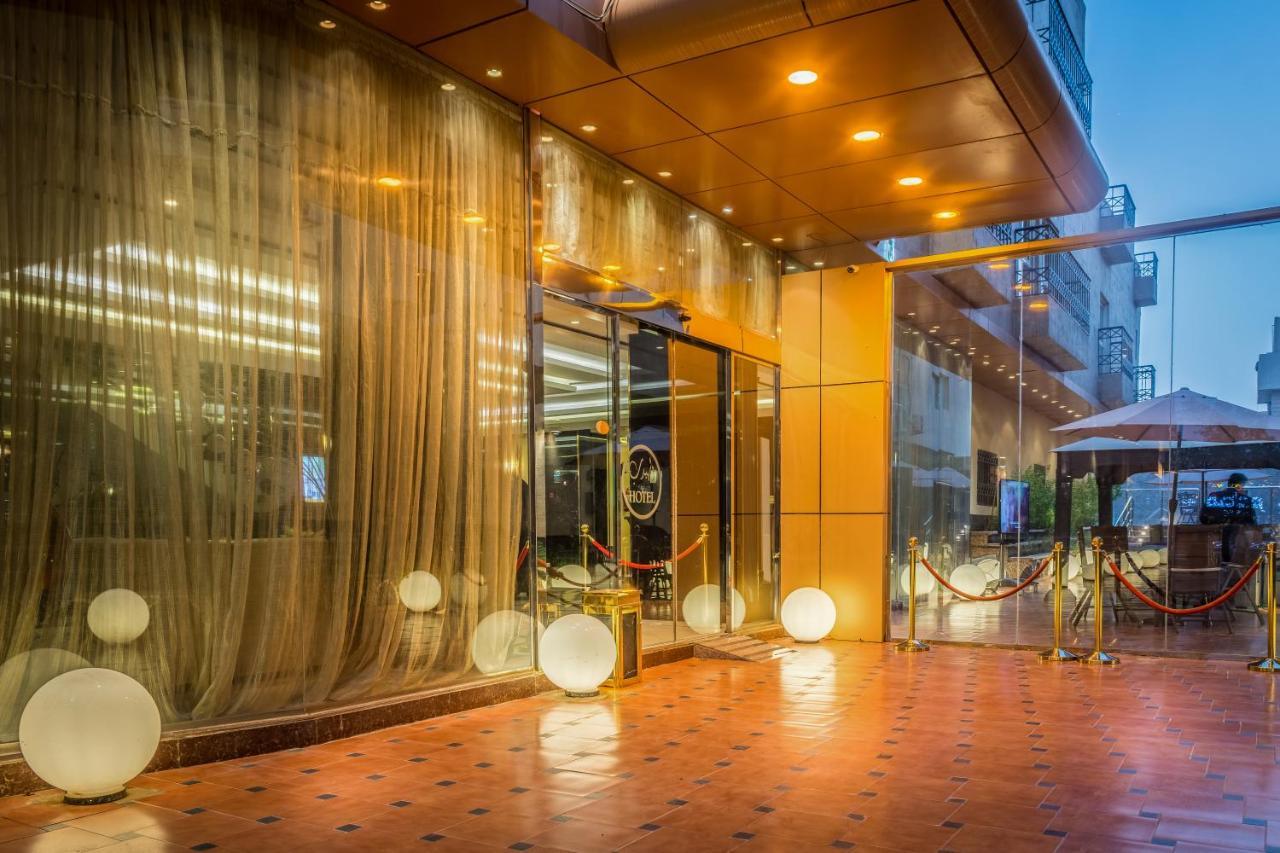 Al Muhaidb Al Takhasosi Suites Рияд Екстериор снимка